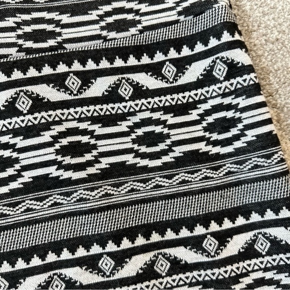 Lularoe Black and White Tribal Print Boho Cassie Pencil Skirt - Picture 2 of 4